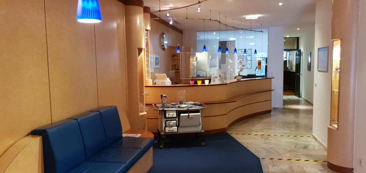 Hotel Zur Krone ฮาเมลน์ ภายนอก รูปภาพ