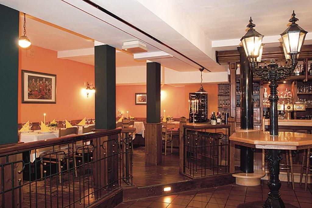 Hotel Zur Krone ฮาเมลน์ ภายนอก รูปภาพ