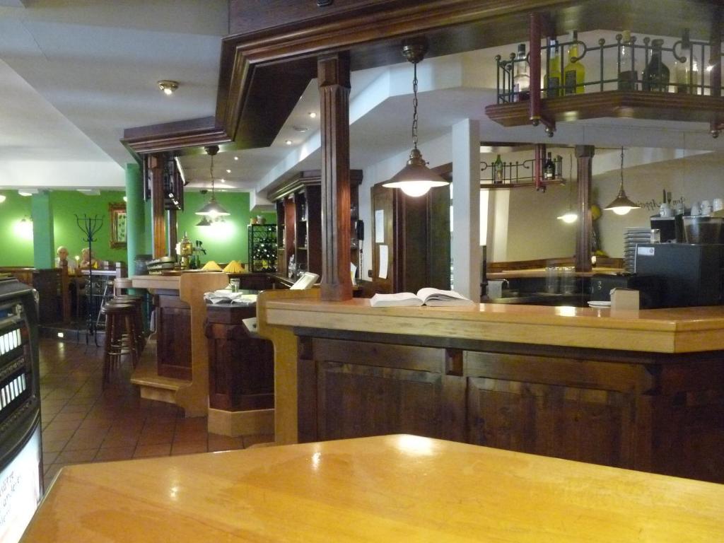 Hotel Zur Krone ฮาเมลน์ ภายนอก รูปภาพ